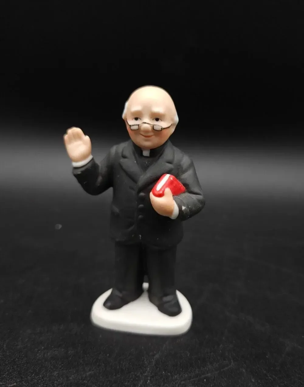 Vintage Colonial Village 1990 Reverend Priest Pastor Father Figurine Lefton